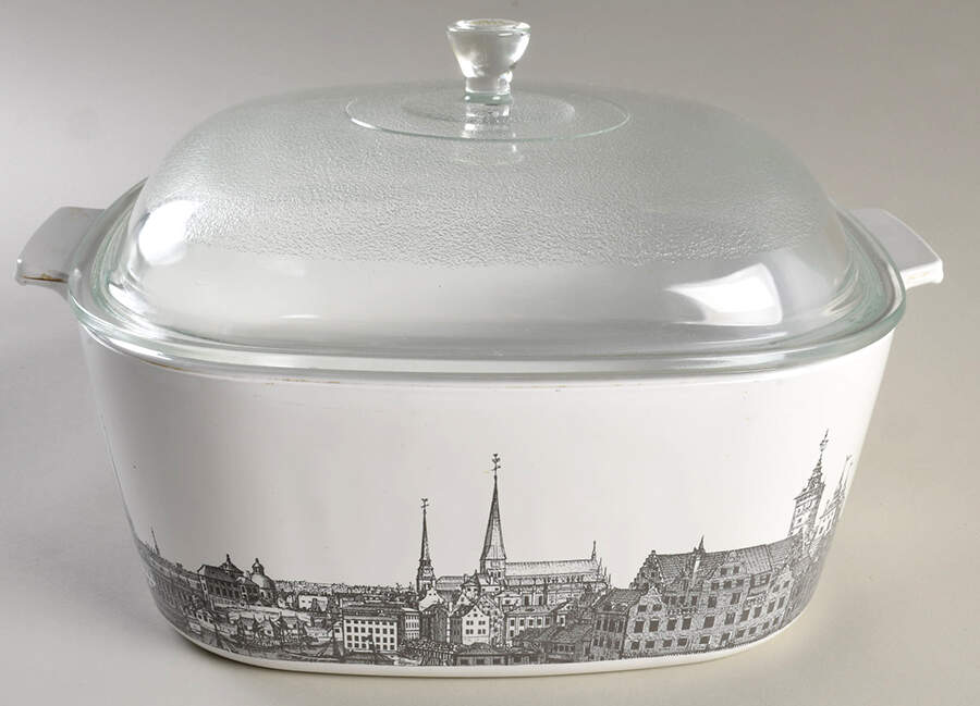Renaissance 4 Quart Square Casserole with Lid by Corning Corelle-1