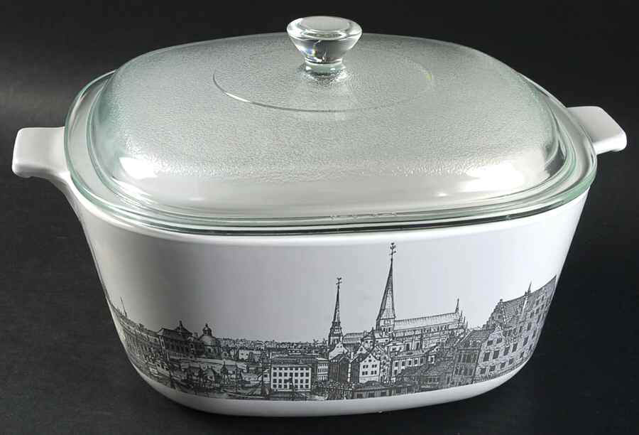 Renaissance 2.5 Quart Square Casserole with Lid by Corning Corelle-1