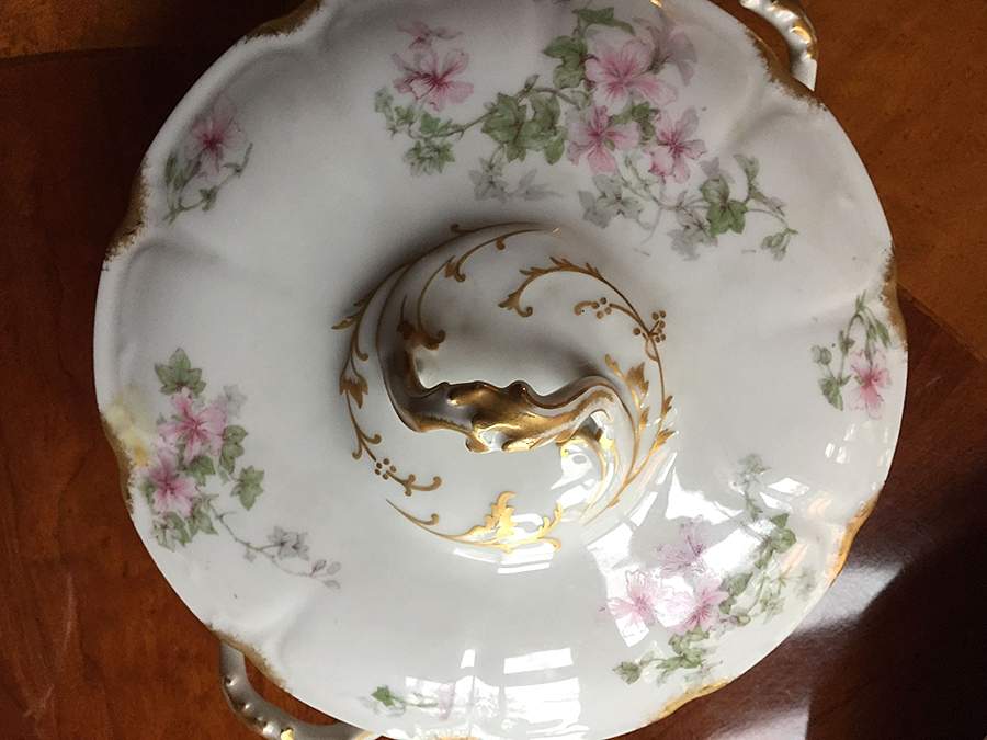 CHF1120 Round Covered Vegetable by Charles Field Haviland-1