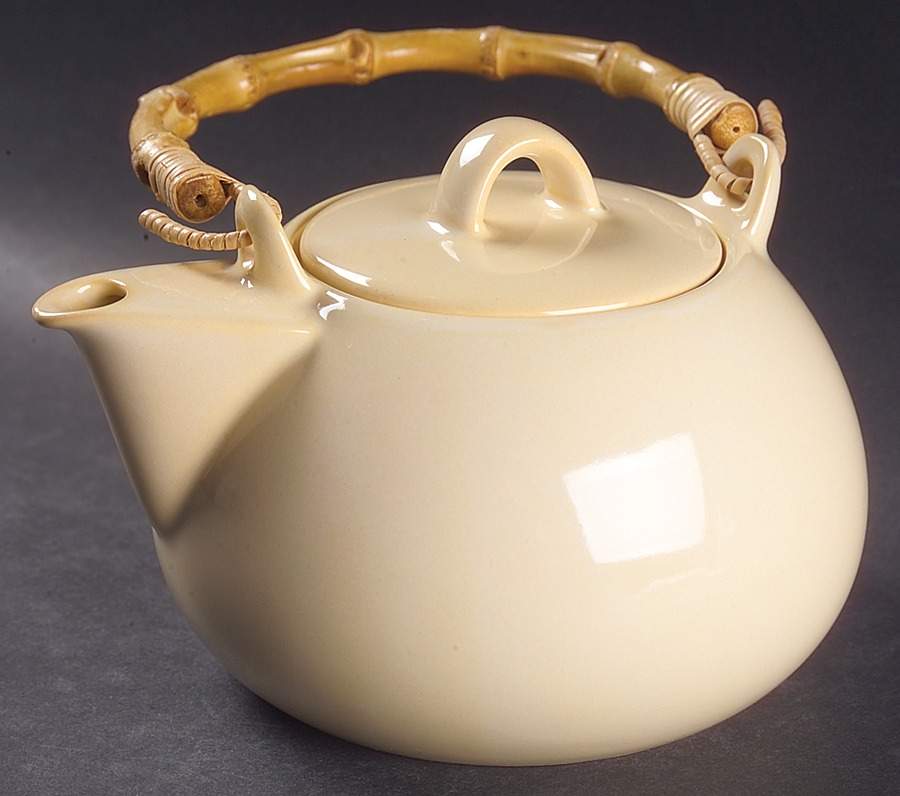Masa Oatmeal (Cream) Top Handle Teapot w/Lid & Infuser by Crate & Barrel-1