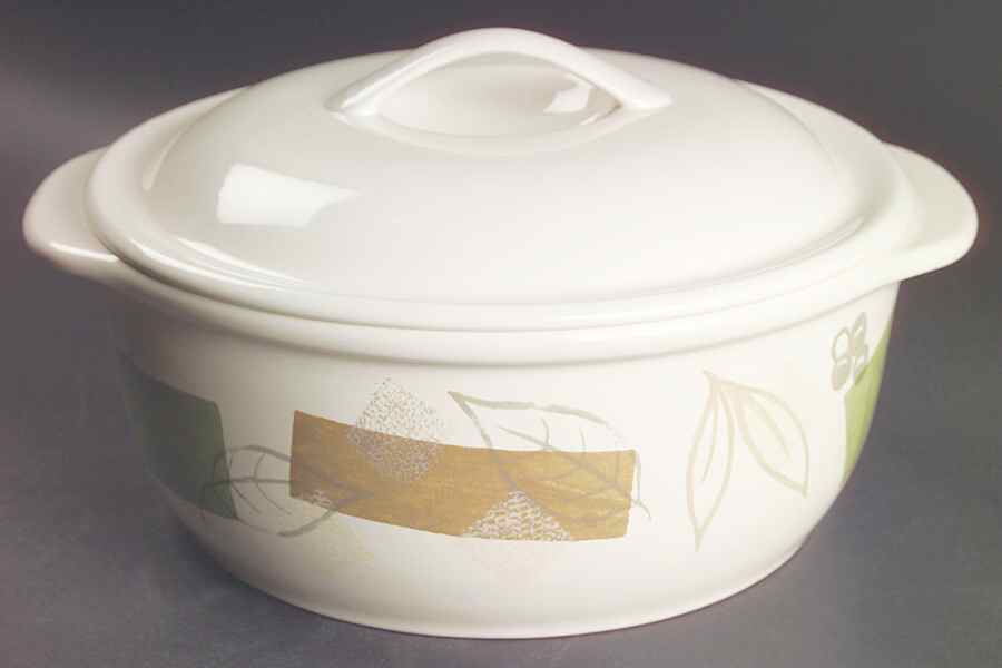 Textured Leaves (Corelle) 2.5 Qt Round Covered Casserole by Corning Corelle-1