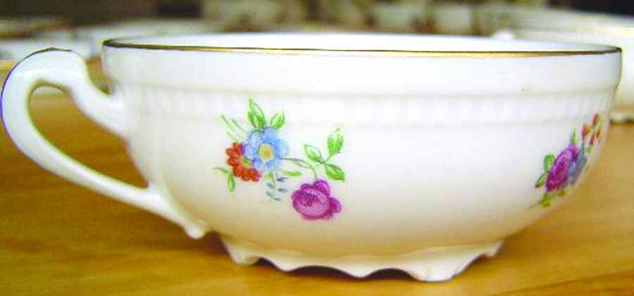 CHJ1 Footed Cup by Chapus Fereres-1