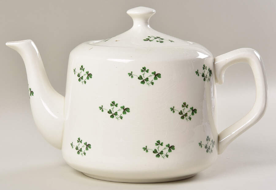 Shamrock Teapot & Lid by Carrigaline-1
