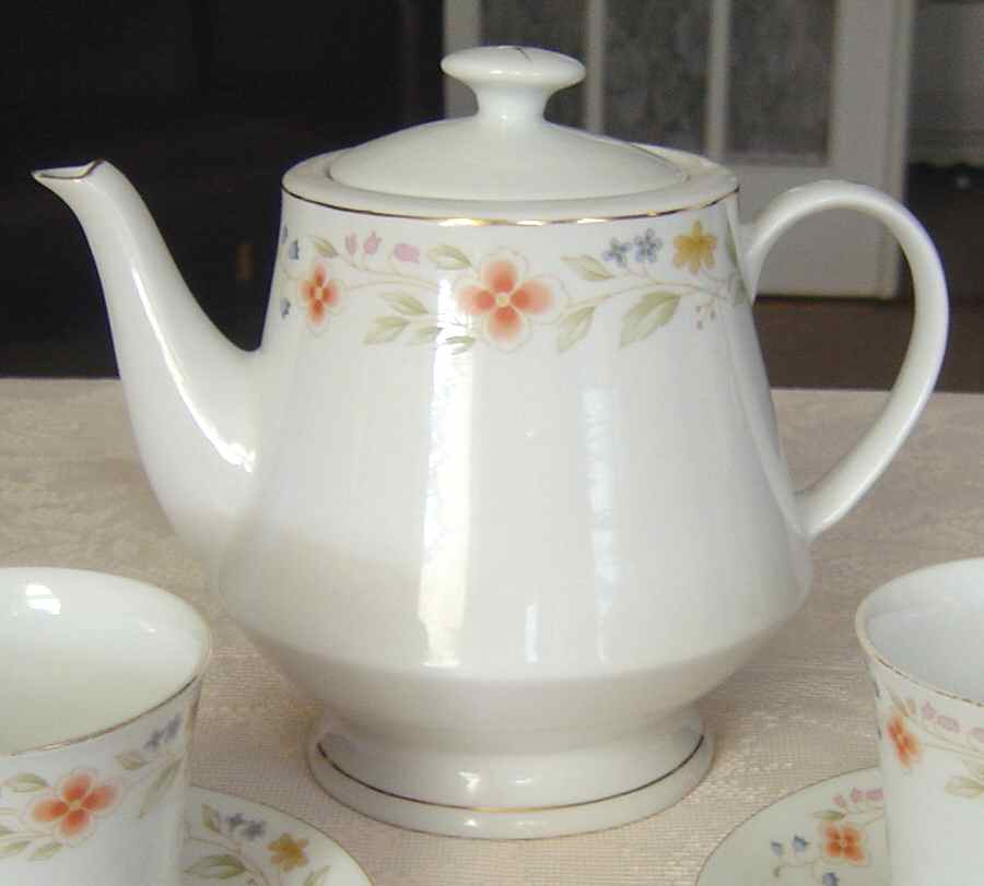 CX286 Teapot & Lid by China (Made in China)-1