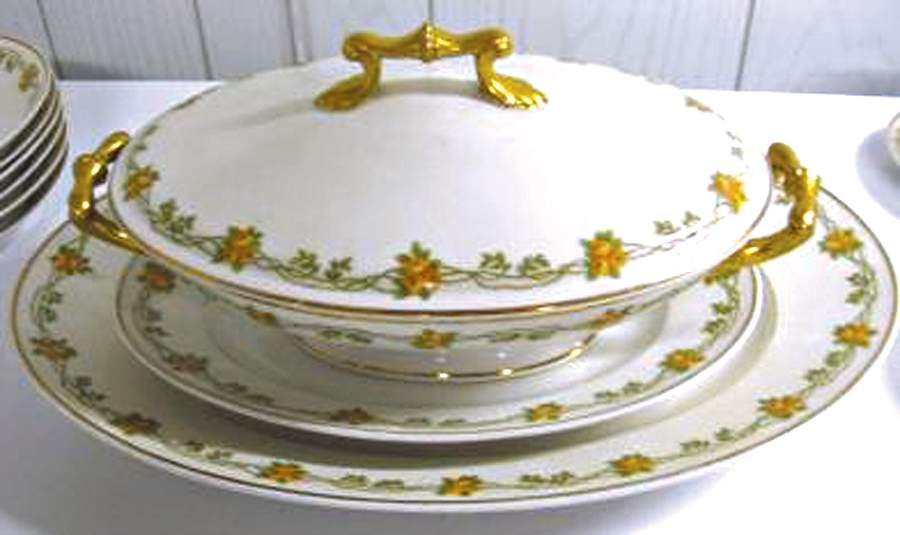 CMT100 Round Covered Vegetable by Charles Martin-1
