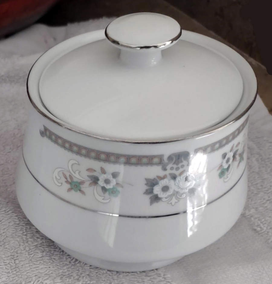 CX297 Sugar Bowl & Lid by China (Made in China)-1