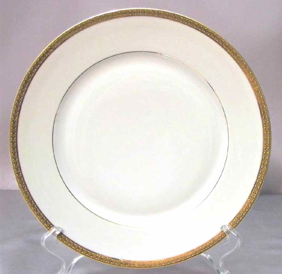 CHF1222 Dinner Plate by Charles Field Haviland-1