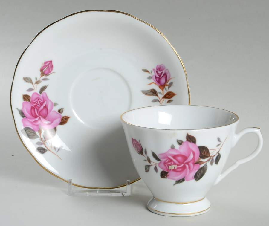 YSH9 Footed Cup & Saucer Set by Yong Sheng Porcelain-1
