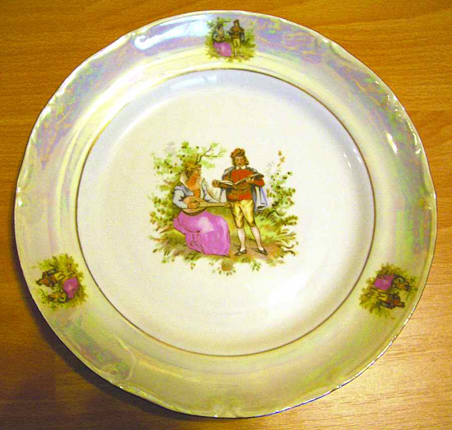 CHZ31 Dinner Plate by Chodziez-Poland-1