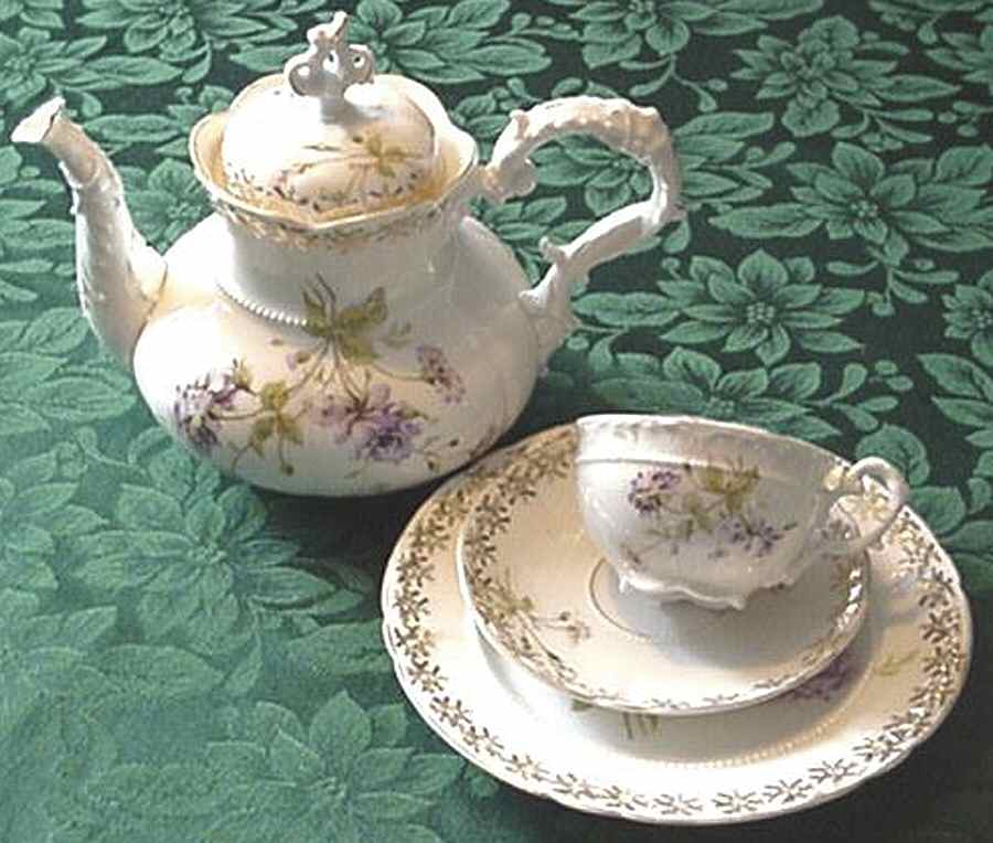 CTI186 Footed Cup & Saucer Set by Carl Tielsch-1