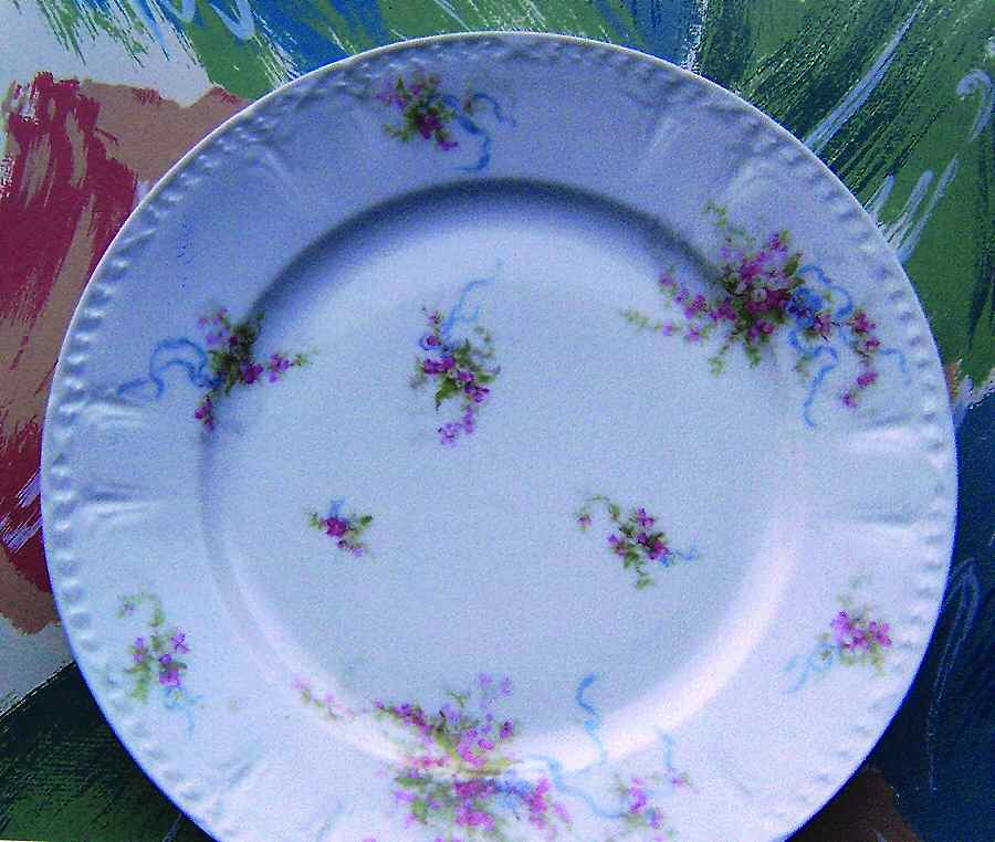 CHF1153 Dinner Plate by Charles Field Haviland-1