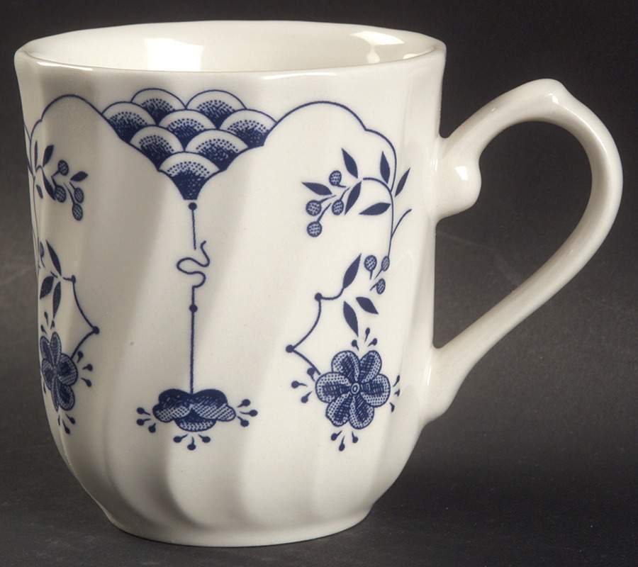 Finlandia (Swirl Rim, Columbia, Malaysia) Mug by Churchill-1