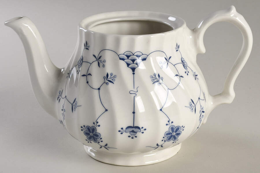 Finlandia (Swirl Rim, Columbia, Malaysia) Teapot No Lid by Churchill-1
