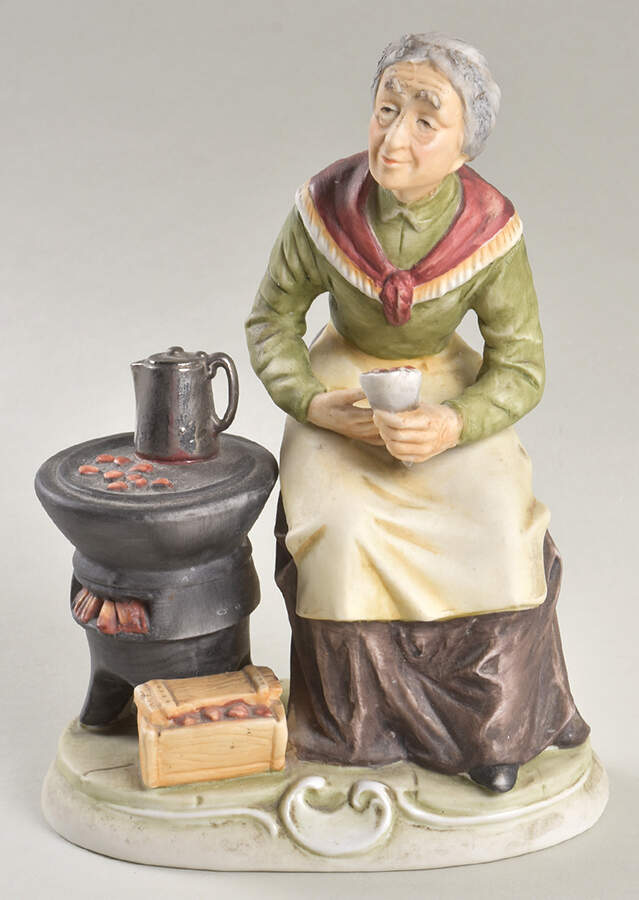 Arnart Figurines Grandma At The Stove - No Box by Arnart-1