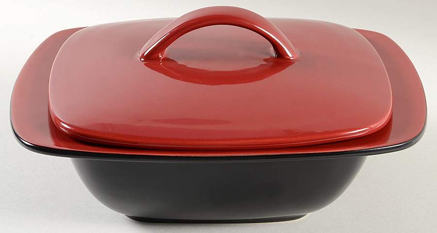 Chili Red (Square) 2 Quart Square Casserole with Lid by Corning Corelle-1