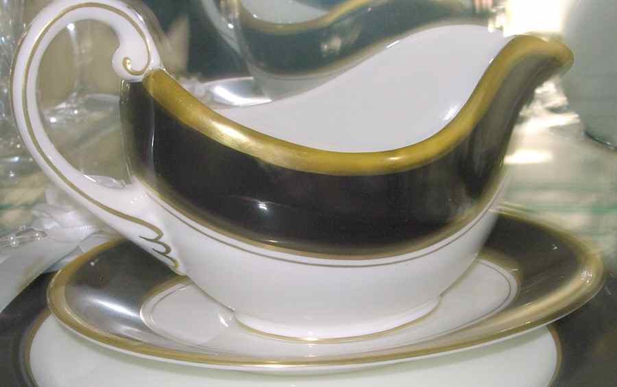 COA144 Gravy Boat & Underplate by Coalport-1