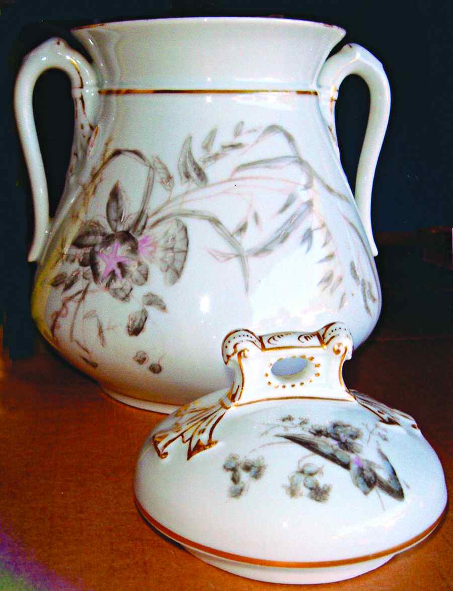 CHF1288 Sugar Bowl & Lid by Charles Field Haviland-1