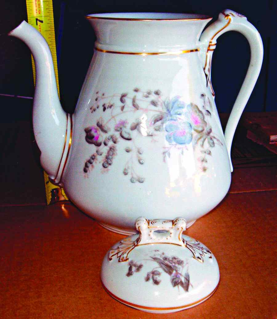 CHF1288 Teapot & Lid by Charles Field Haviland-1