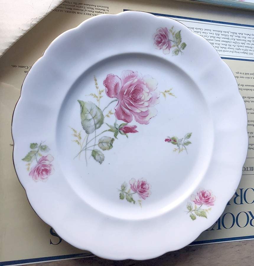 CNE1 Dinner Plate by Crown Holden-1