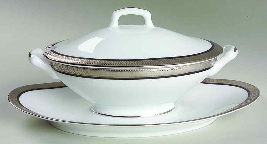 Malmaison Black (No Verge) Sauce Boat with Attached Underplate & Lid by Charles Field Haviland-1
