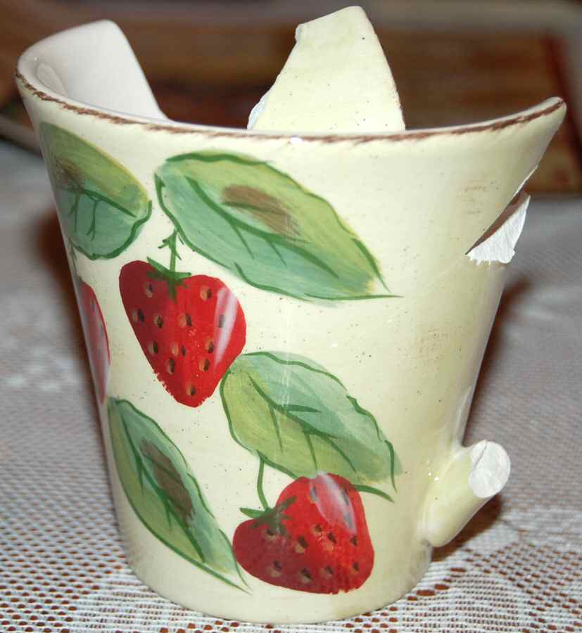 Wild Berries Mug by Cambridge Potteries-1