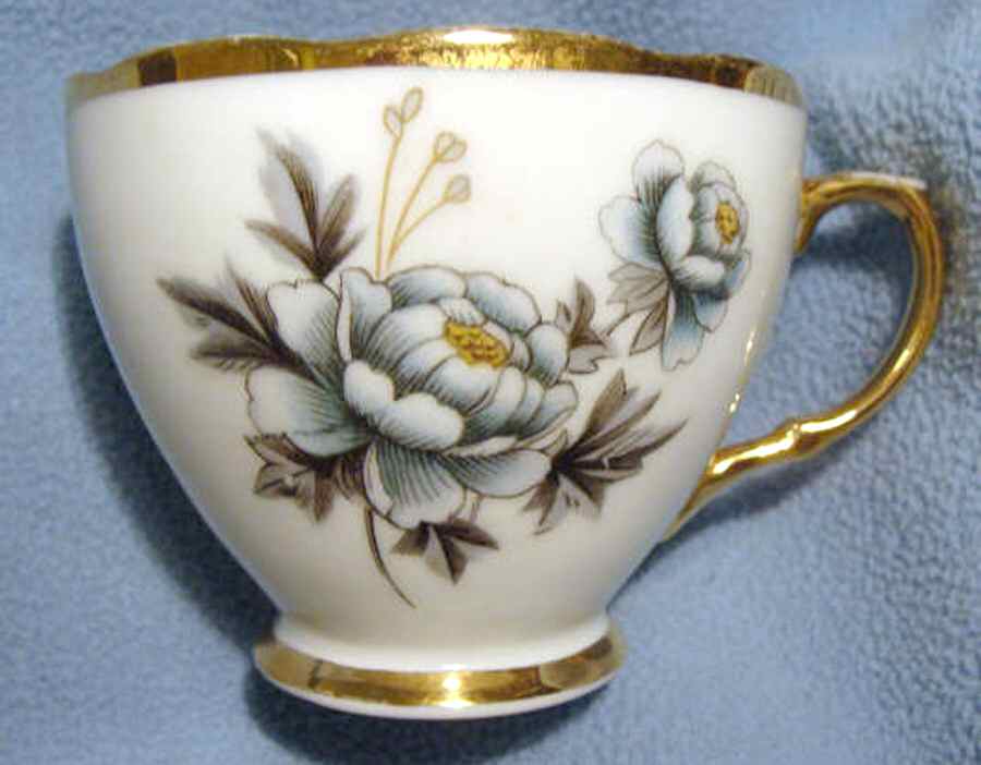 9020 Footed Cup by China (Made in China)-1