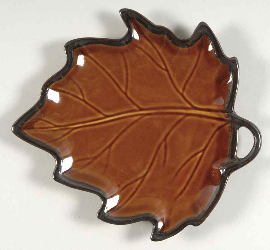 Embassy Harvest 9" Leaf Plate by Certified International-1