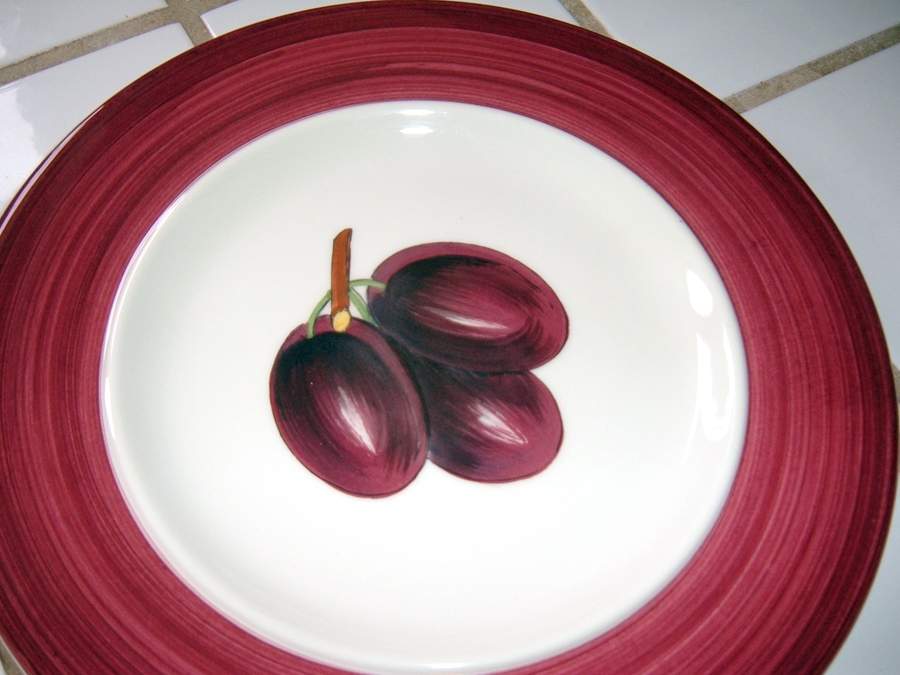 Susina Dinner Plate by Cherubini-1