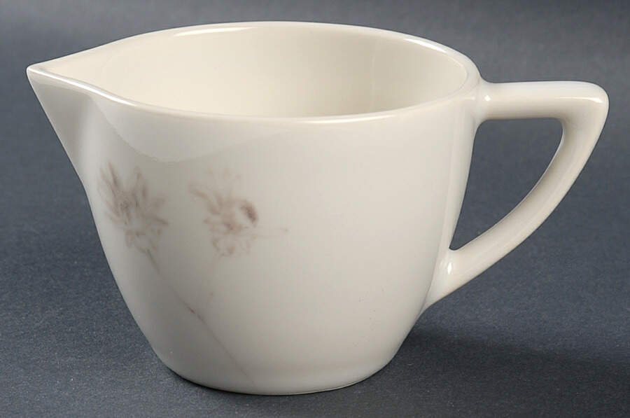 Thistle Creamer by Calvin Klein-1