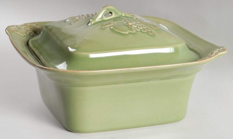 Madeira Harvest (Moss Green) 2 Quart Square Casserole with Ceramic Lid by Casafina-1