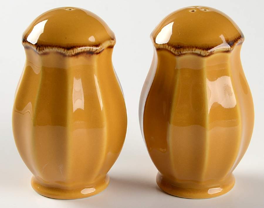 Autumn Waves Honey (Yellow) Salt & Pepper Set by Casafina-1