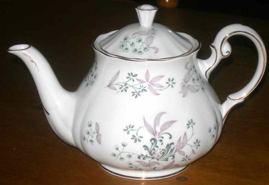 8366 Teapot & Lid by Colclough-1