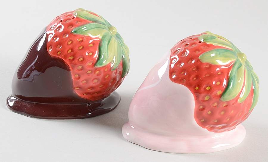 Chocolate Swirls Figural Salt & Pepper Set by Clay Art-1