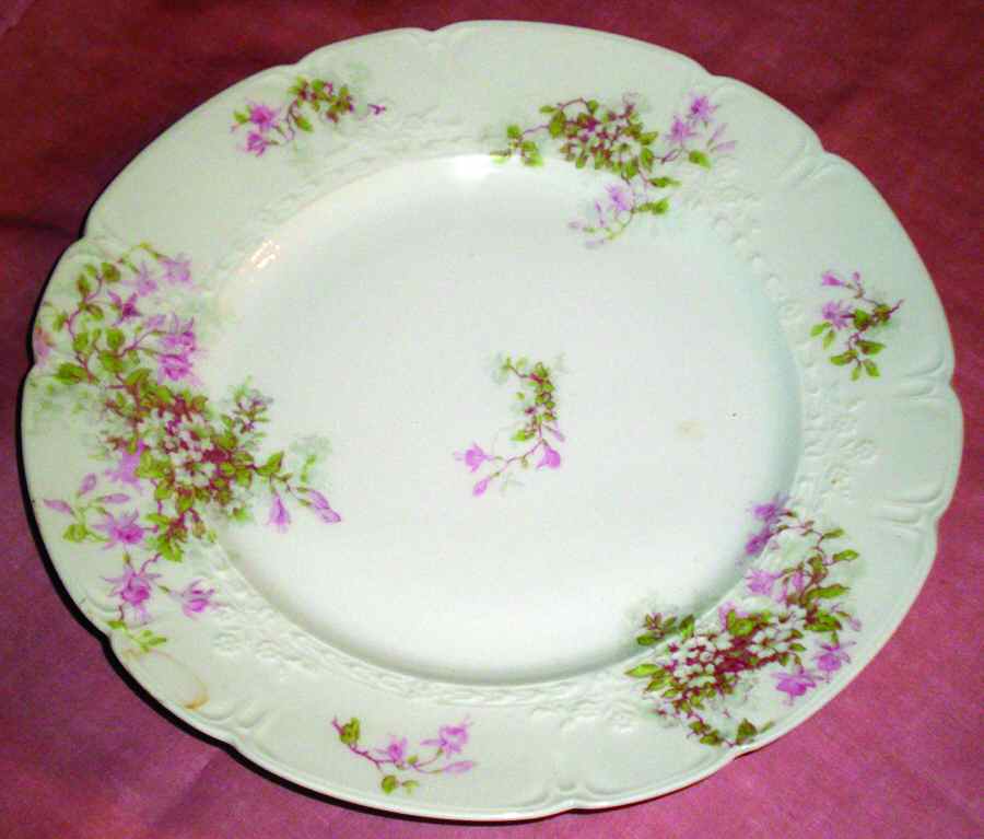 CHF1360 Dinner Plate by Charles Field Haviland-1