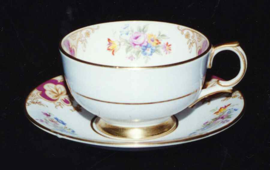 124-60 Flat Cup & Saucer Set by Clarence (England)-1