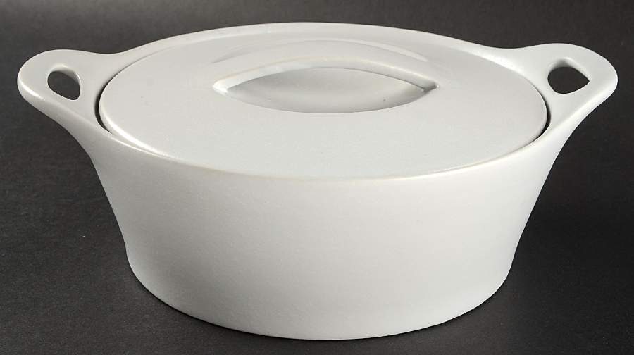 Creations White Diamond 2.5 Qt Round Covered Casserole by Corning Corelle-1