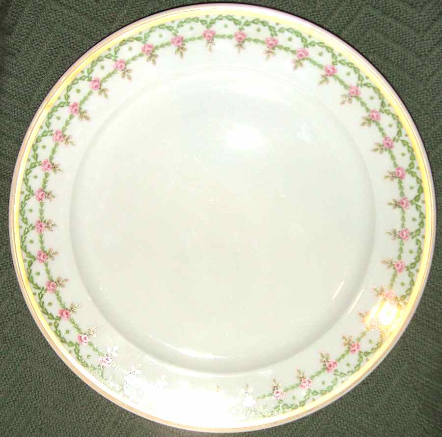 CHF1388 Dinner Plate by Charles Field Haviland-1