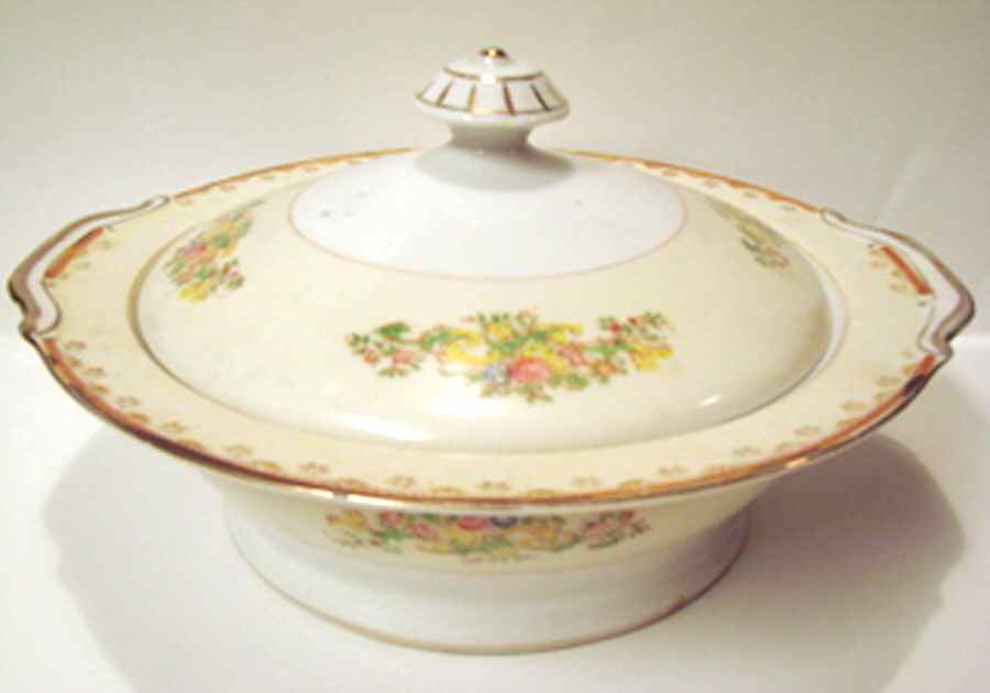 CST10 Round Covered Vegetable by Crescent (Japan)-1