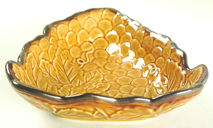 Bordeaux Gold Figural All Purpose Bowl by Certified International-1