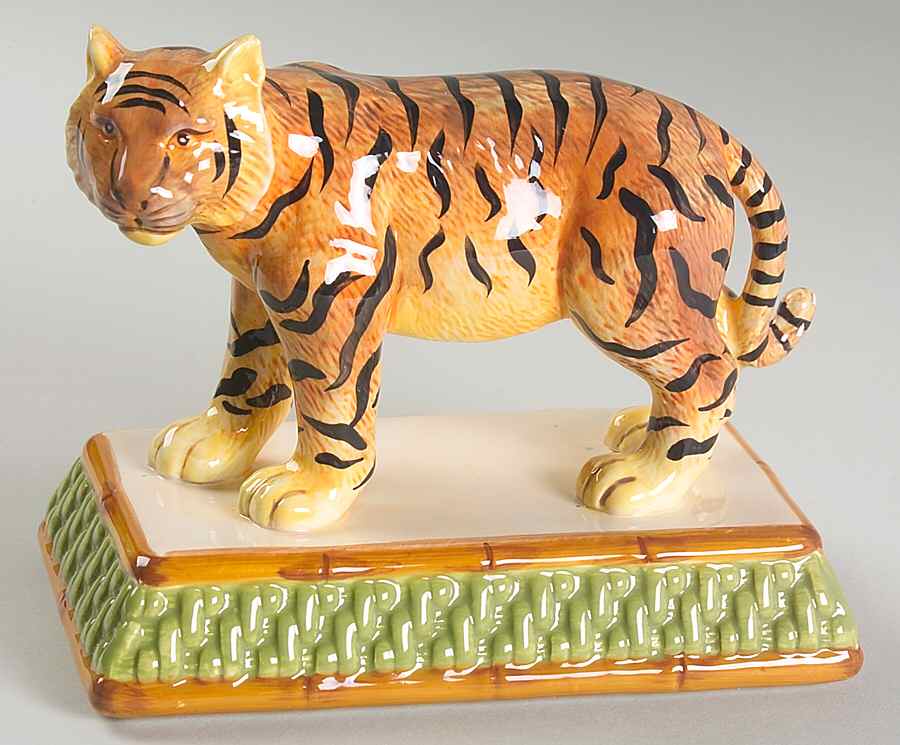 Empire Figural Napkin Ring by Certified International-1