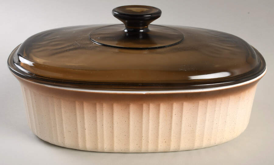 French Bisque 1.5 Quart Oval Covered Casserole by Corning Corelle-1
