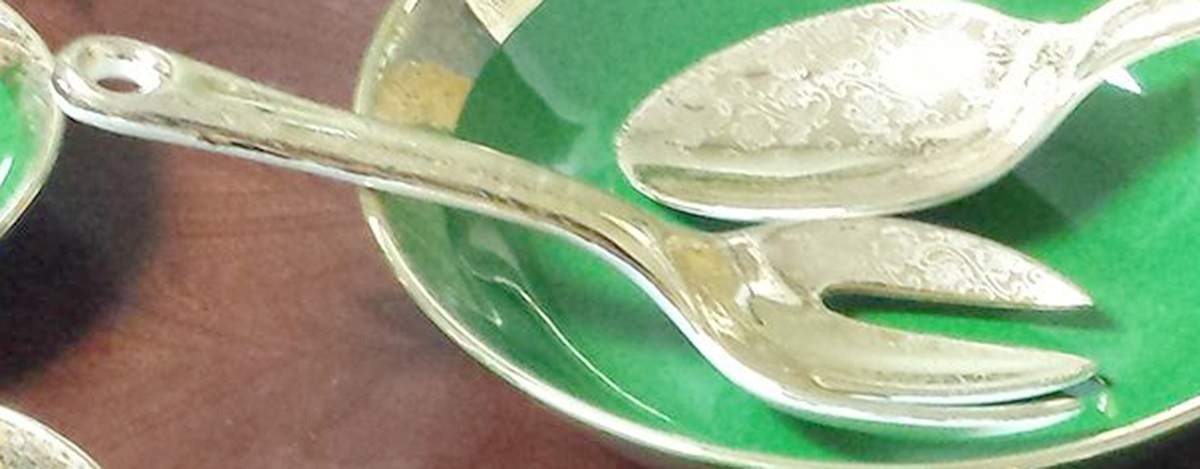 Lady Hamilton Salad Serving Fork, Solid Piece by Cardinal China Company-1