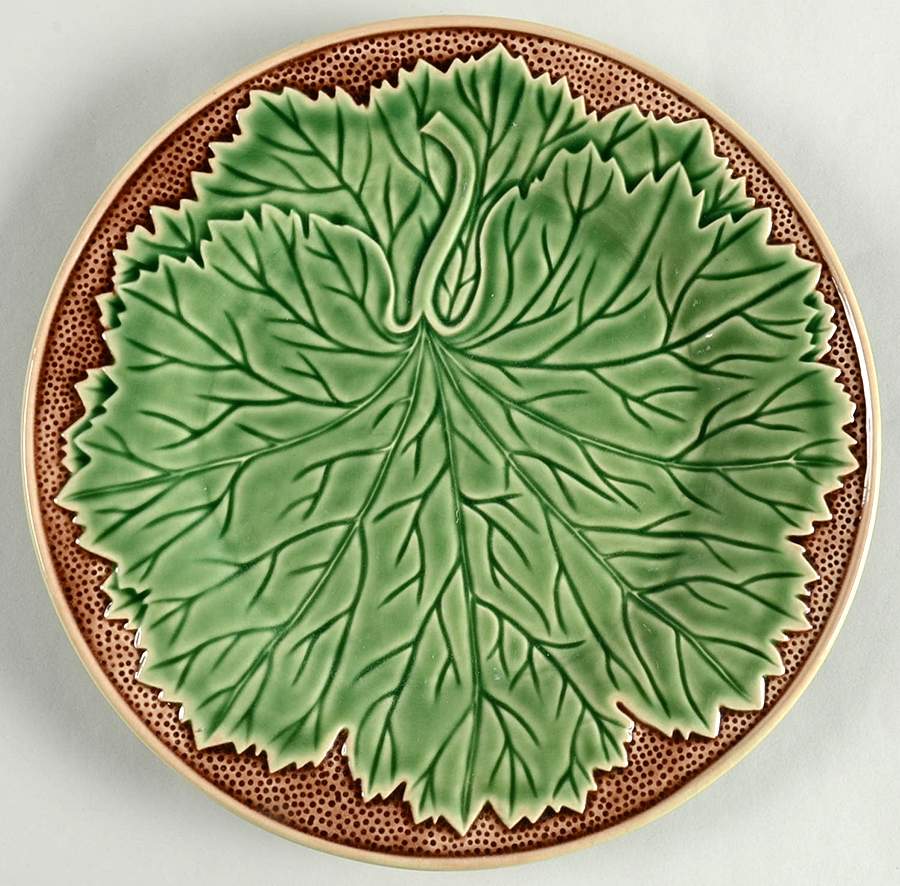 New Vine Dinner Plate by Bordallo Pinheiro-1
