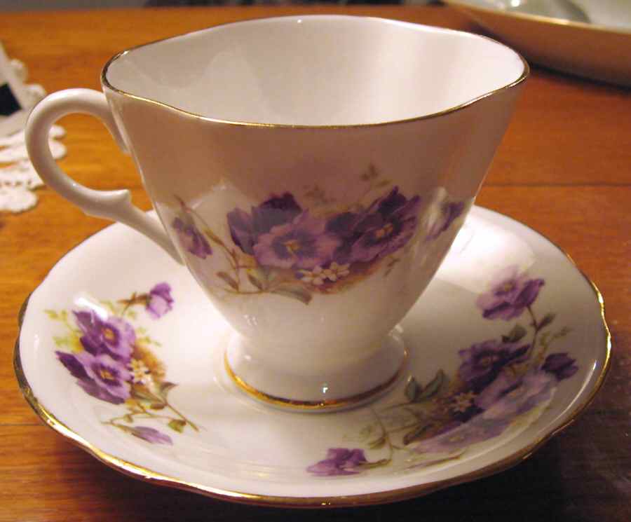 889-52 Footed Cup & Saucer Set by Clarence (England)-1