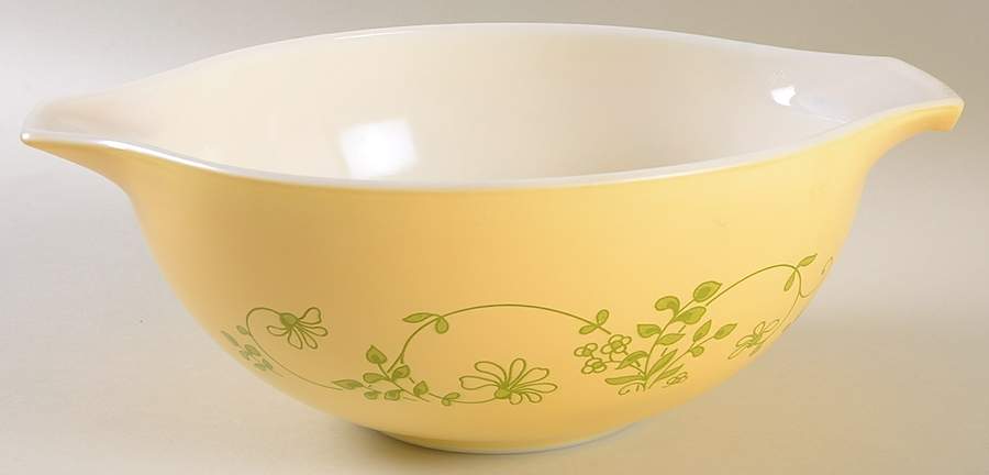 Shenandoah 10" Cinderella Mixing Bowl by Pyrex-1
