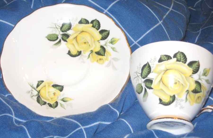 7984 Footed Cup & Saucer Set by Colclough-1