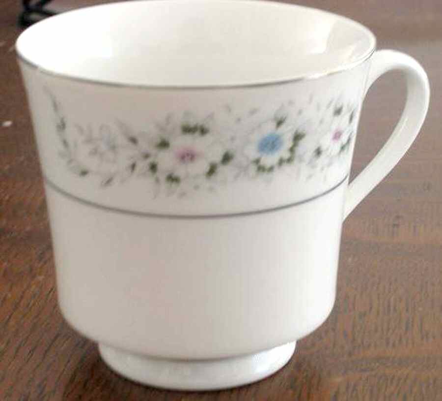 CX411 Footed Cup by China (Made in China)-1