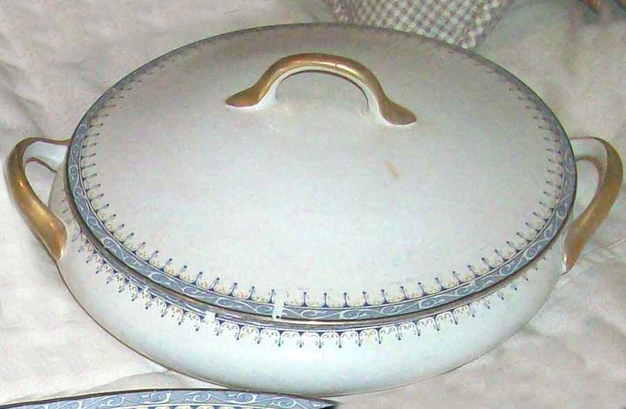 CEB113 Round Covered Vegetable by Celebrate-1