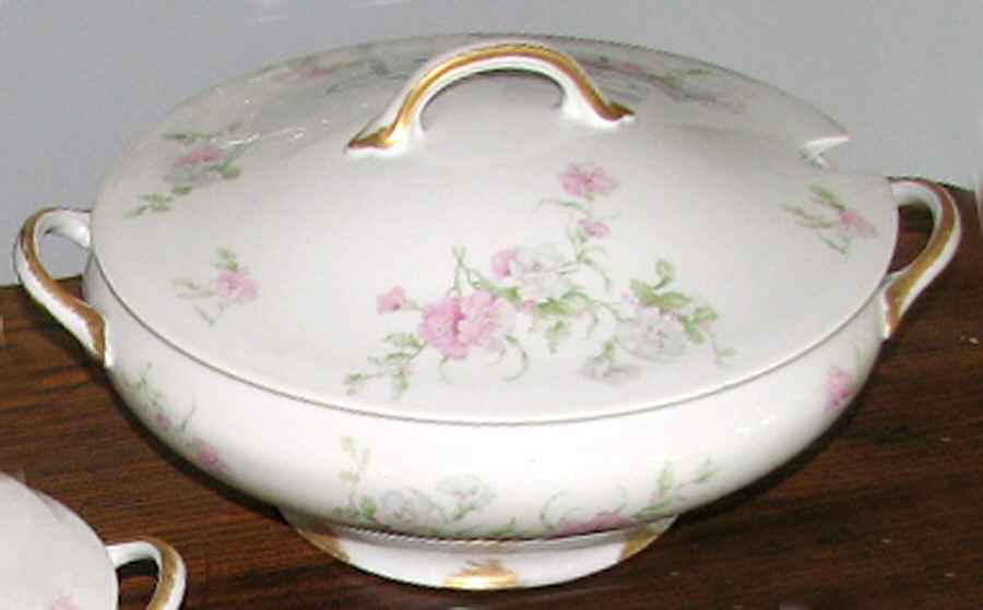 CHF1432 Round Covered Vegetable by Charles Field Haviland-1