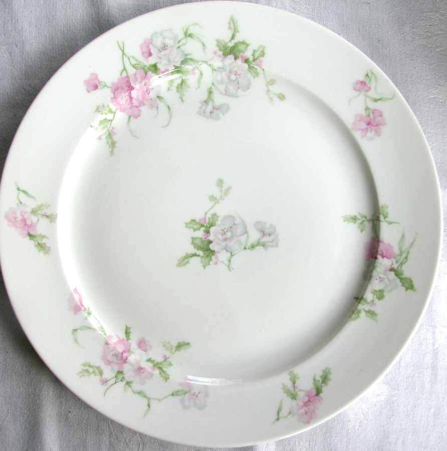 CHF1432 Dinner Plate by Charles Field Haviland-1